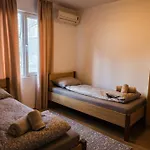 Apartment Cozy House With Free Parking *