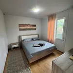 Apartment Cozy House With Free Parking