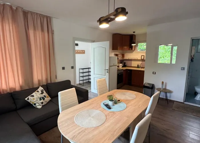 Cozy House With Free Parking *