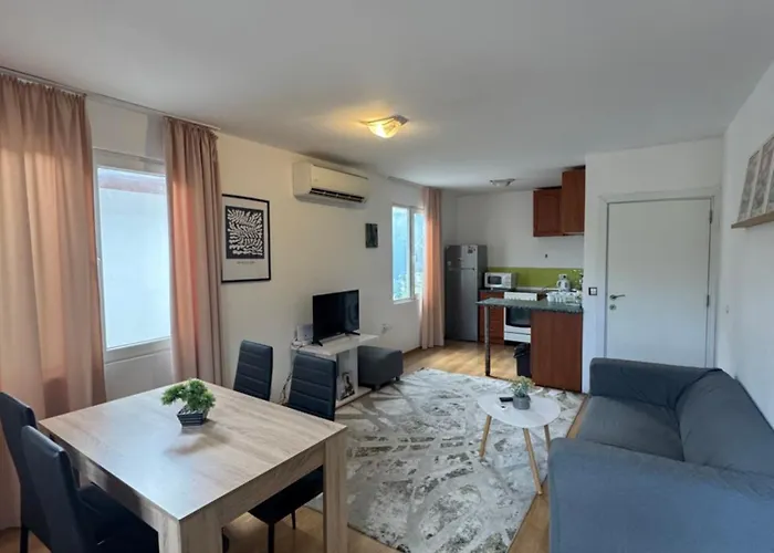 Cozy House With Free Parking Apartman Várna