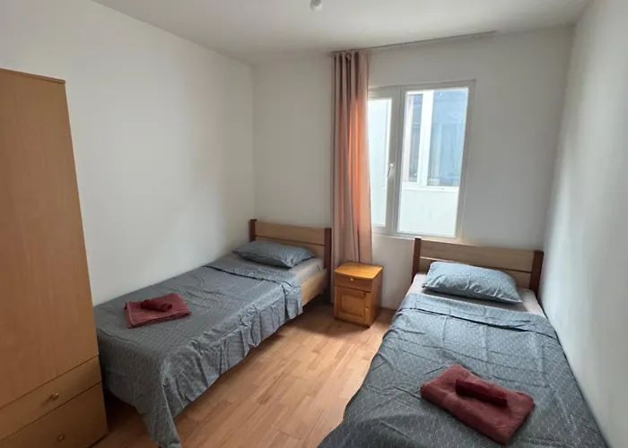 Cozy House With Free Parking *