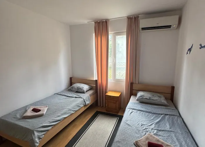 Cozy House With Free Parking Várna