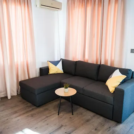 Cozy House With Free Parking *