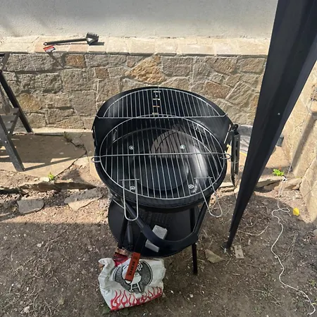 Cozy House With Free Parking