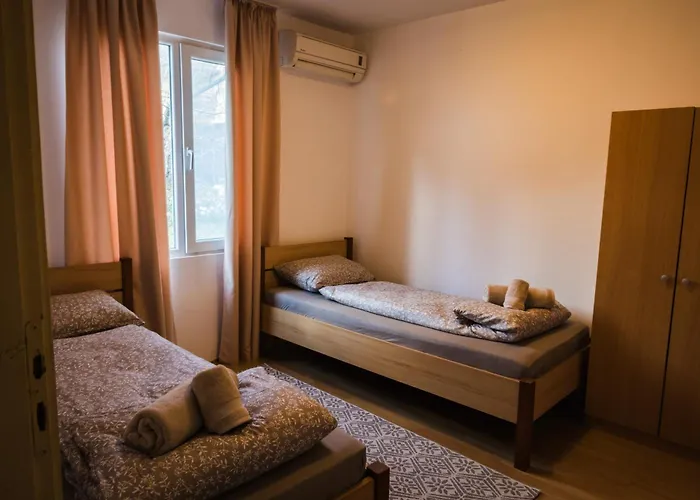 Lejlighed Cozy House With Free Parking *