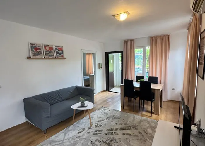 Cozy House With Free Parking